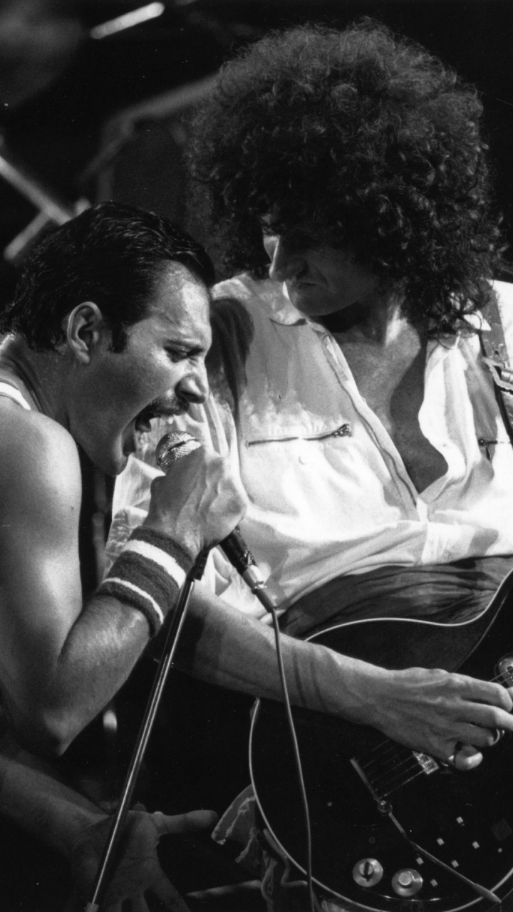 Queen, Musician, Music, Performance, Guitarist. Wallpaper in 720x1280 Resolution