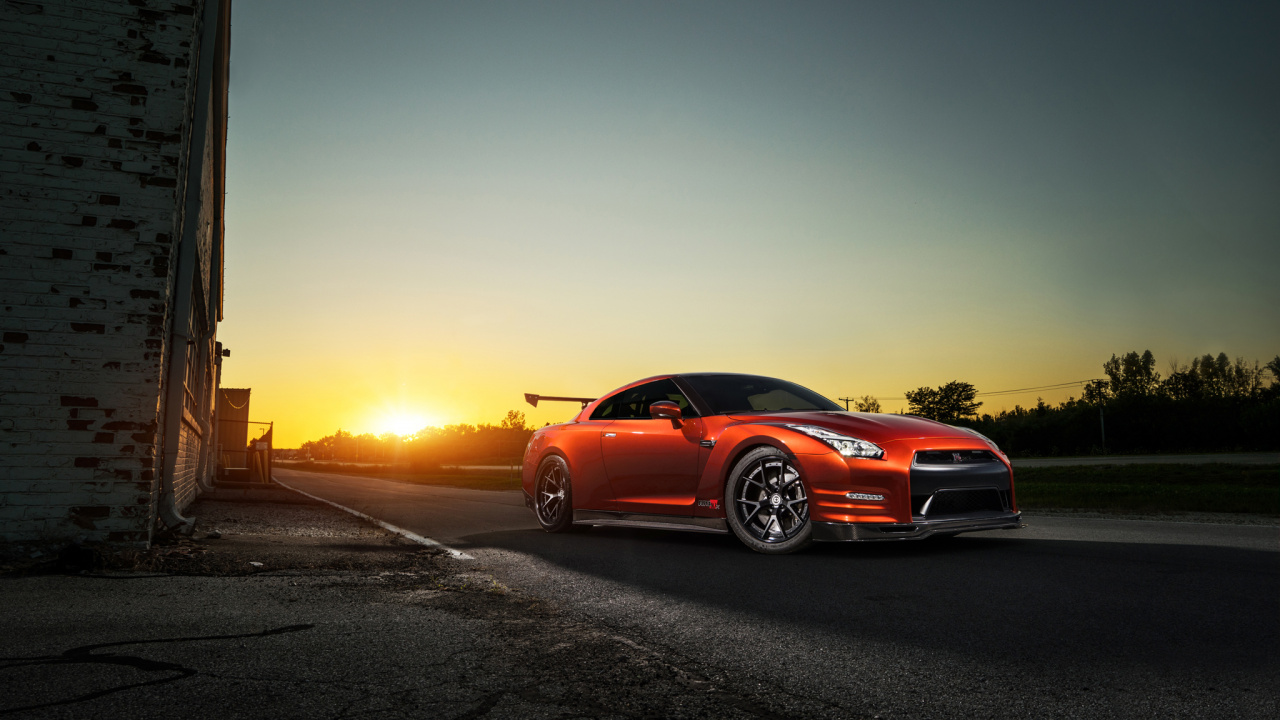Sedán Rojo en la Carretera Durante la Puesta de Sol. Wallpaper in 1280x720 Resolution