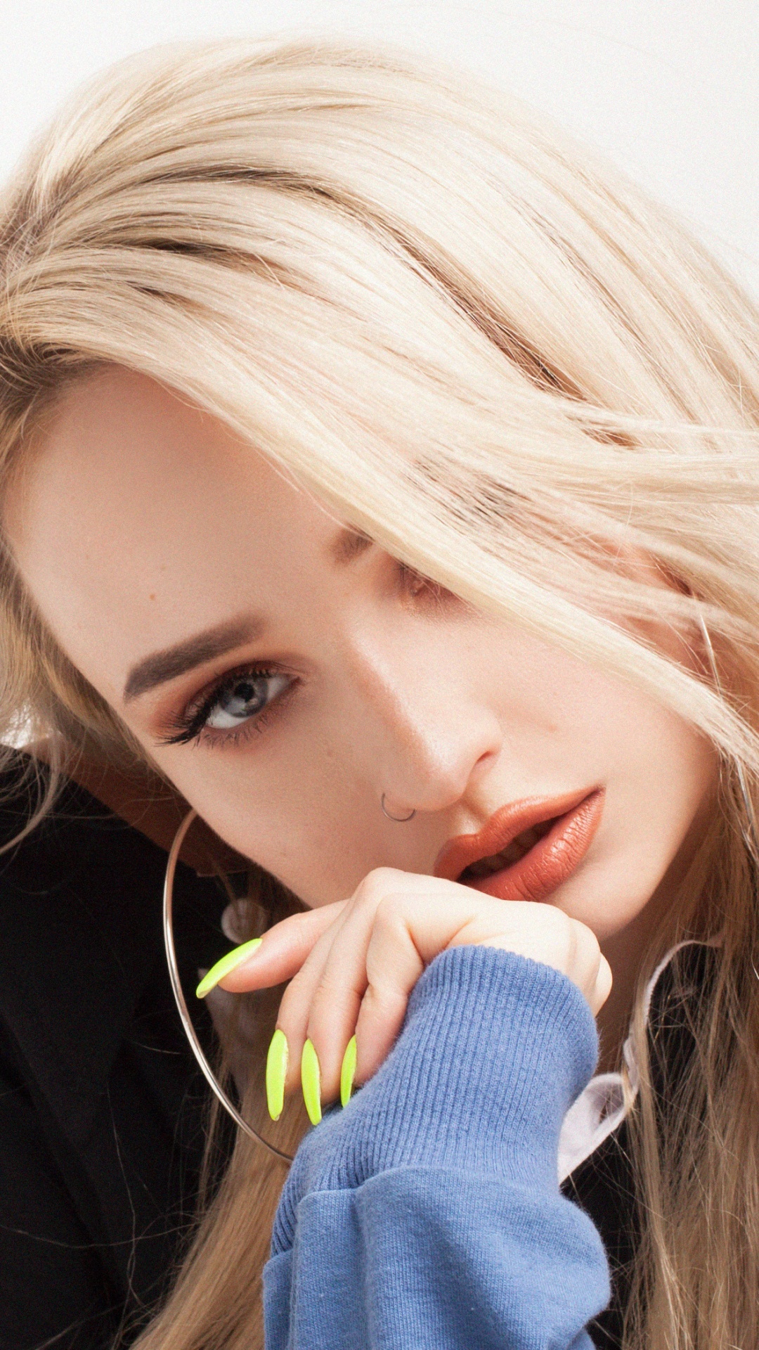 Kim Petras, The Bloom Tour, Hair, Face, Blond. Wallpaper in 1080x1920 Resolution