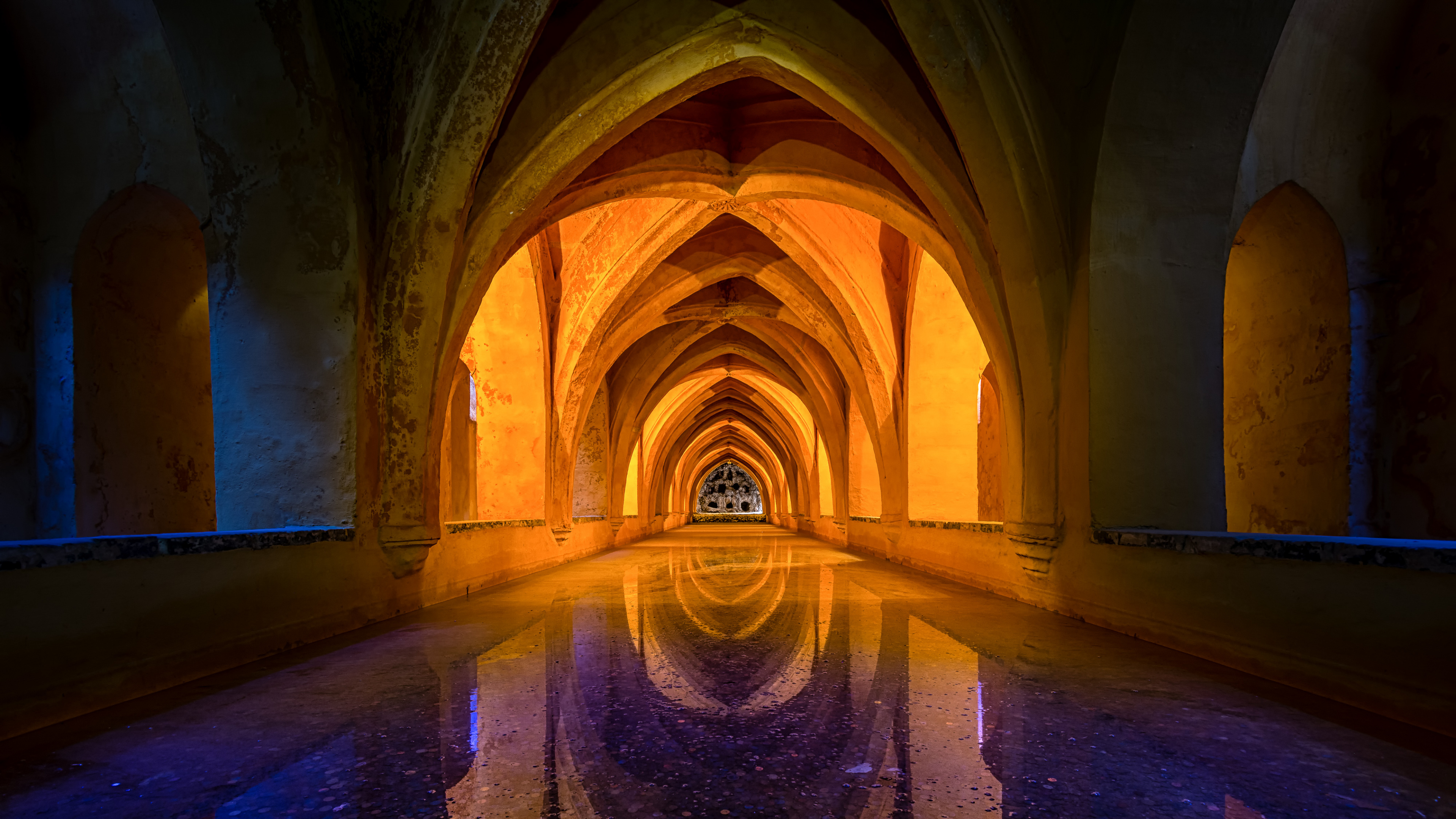 Brown Concrete Tunnel With Light. Wallpaper in 3840x2160 Resolution