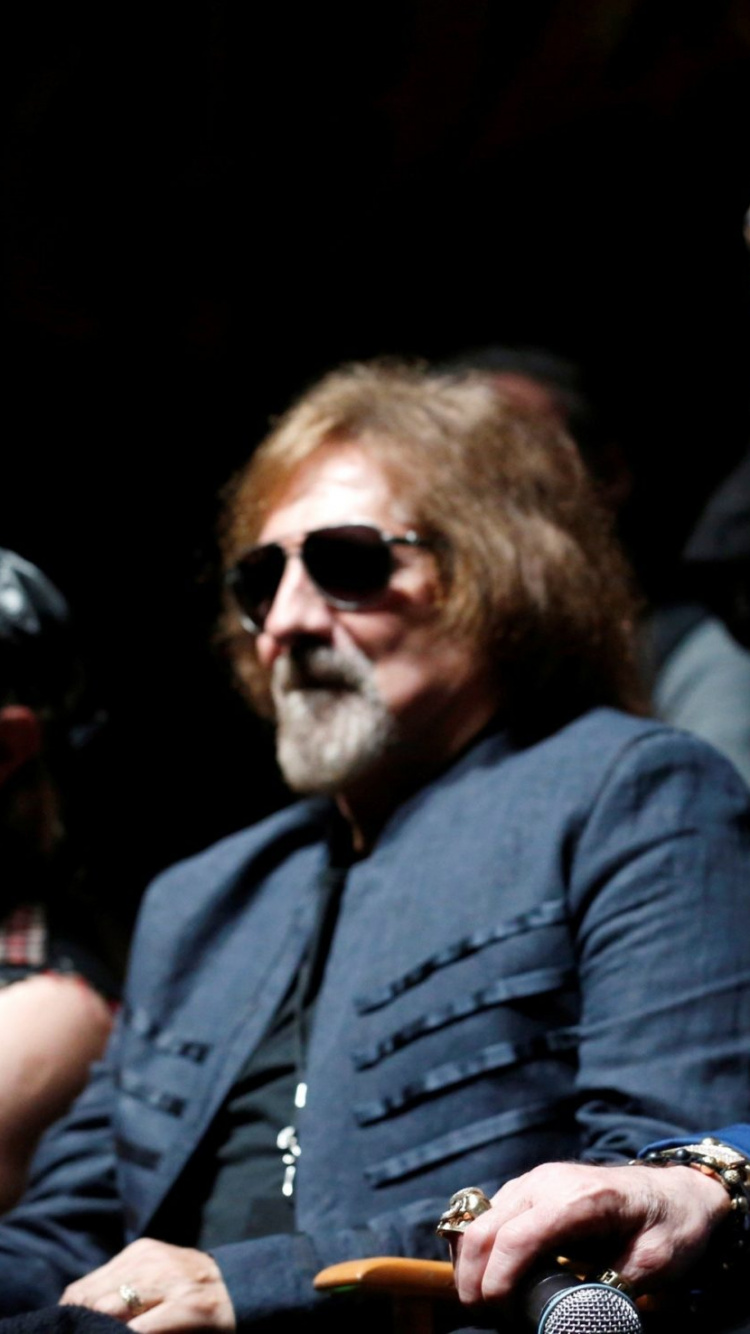 Musiker, Ozzy Osbourne, Sharon Osbourne, Black Sabbath, Musical-ensemble. Wallpaper in 750x1334 Resolution