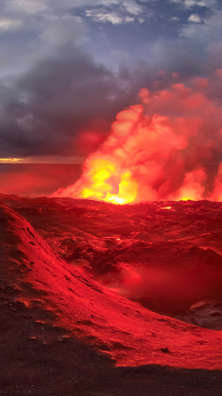 Fire on Fire Under Blue Sky. Wallpaper in 750x1334 Resolution
