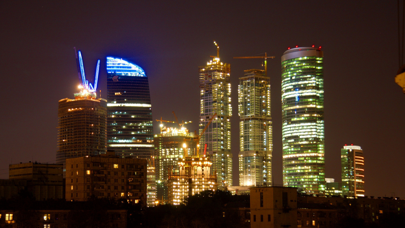 Horizon de la Ville Pendant la Nuit. Wallpaper in 1366x768 Resolution