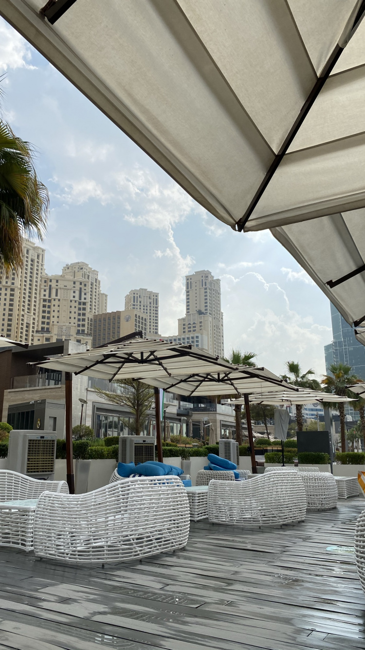 Condominio, Inmueble, Escalera, Adoquines, el Diseño Urbano. Wallpaper in 750x1334 Resolution