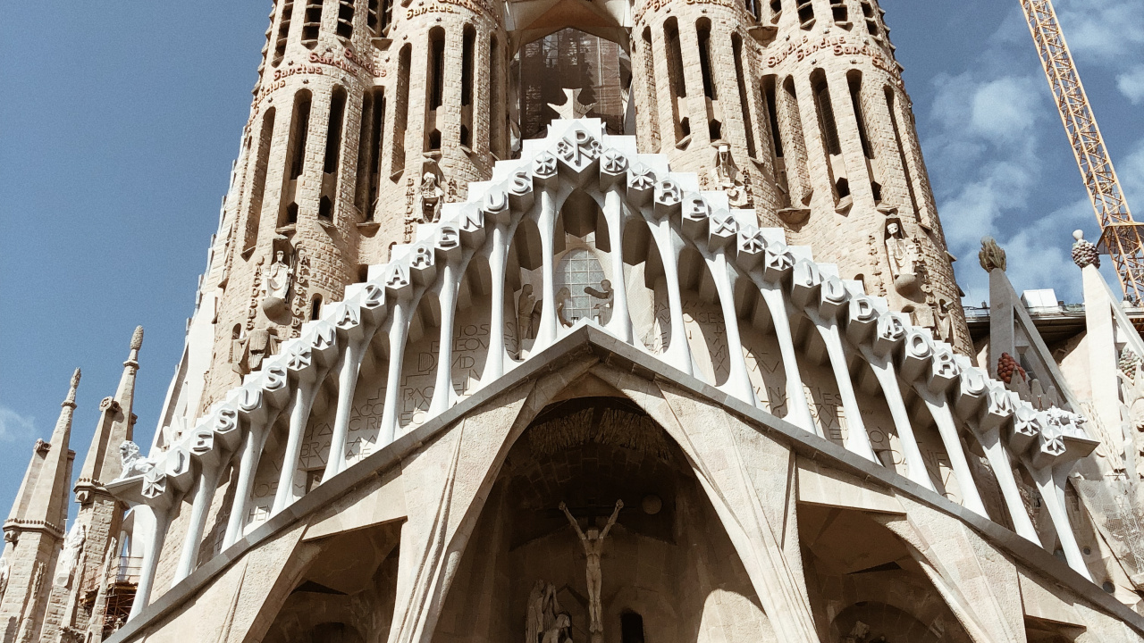 Barcelona, La Sagrada Familia, Architecture, Landmark, Facade. Wallpaper in 1280x720 Resolution