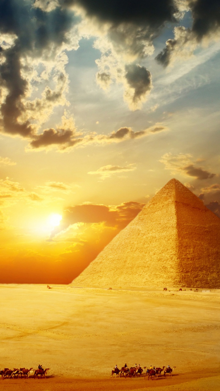 Pyramide Brune Sur le Sable Blanc Pendant le Coucher du Soleil. Wallpaper in 720x1280 Resolution