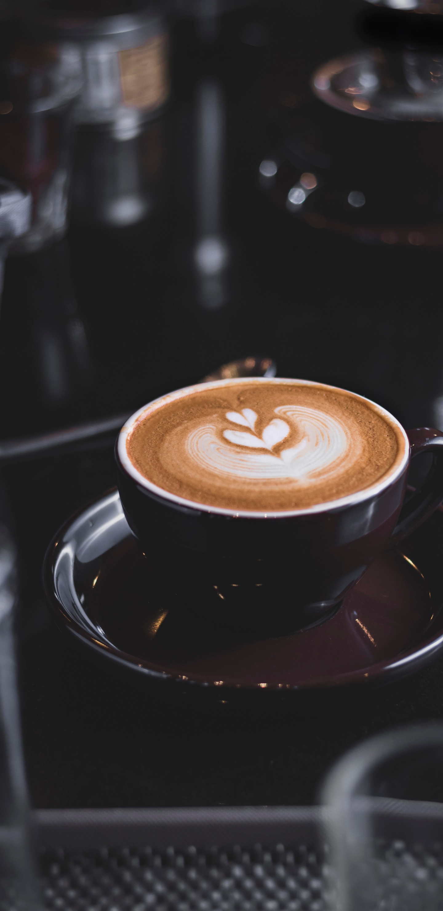 Tasse en Céramique Brune Avec du Café. Wallpaper in 1440x2960 Resolution