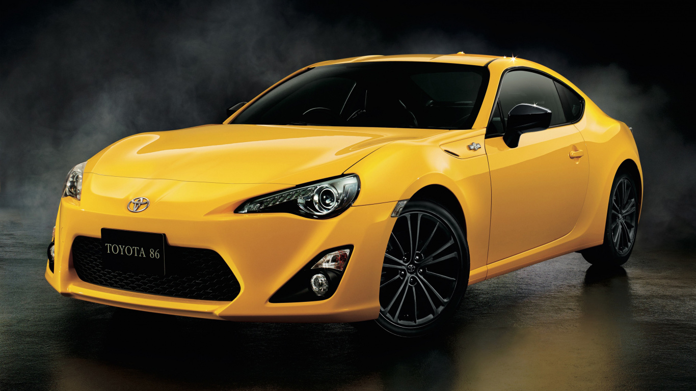 Jaune Mercedes Benz Classe c Coupé. Wallpaper in 1366x768 Resolution