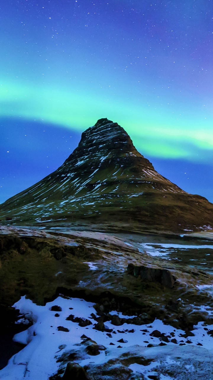 Montagne Brune Sous Ciel Bleu. Wallpaper in 720x1280 Resolution