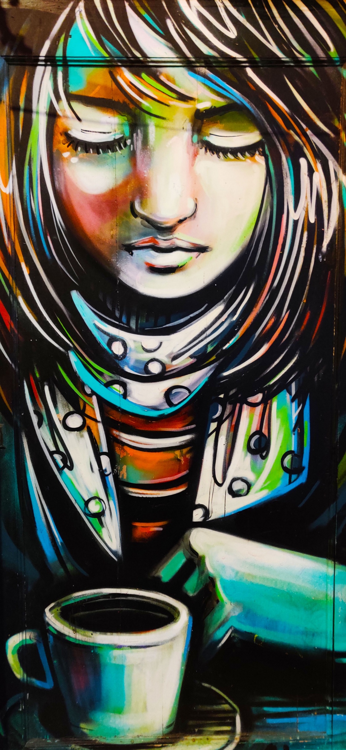 Femme Aux Cheveux Noirs et Aux Yeux Verts. Wallpaper in 1125x2436 Resolution