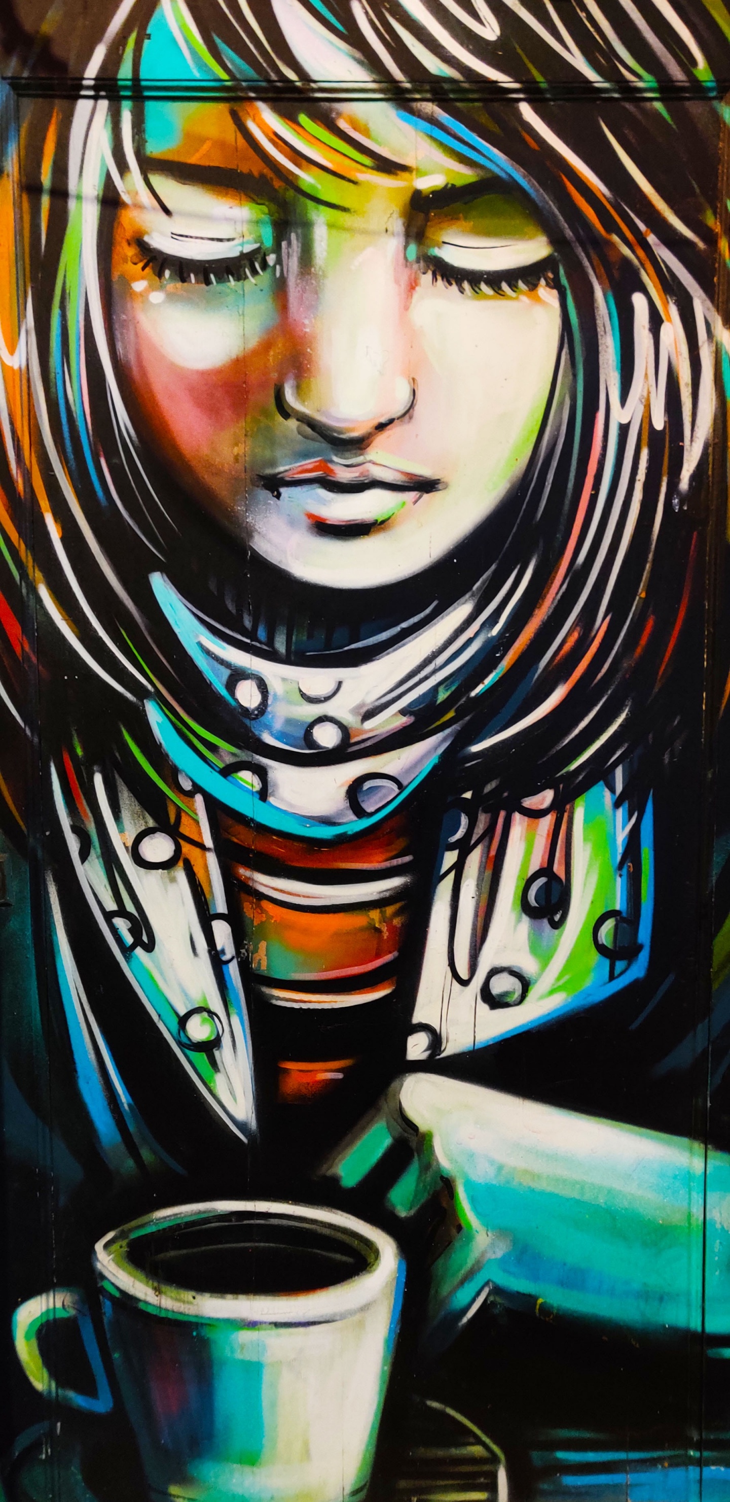 Femme Aux Cheveux Noirs et Aux Yeux Verts. Wallpaper in 1440x2960 Resolution