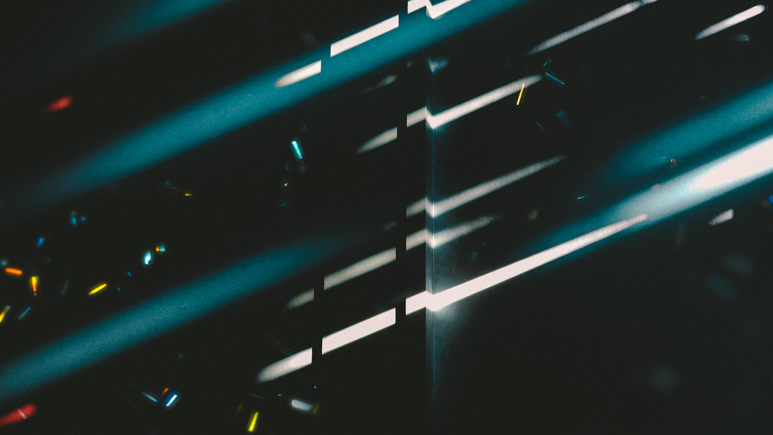 Black and Blue Light Effect. Wallpaper in 2560x1440 Resolution