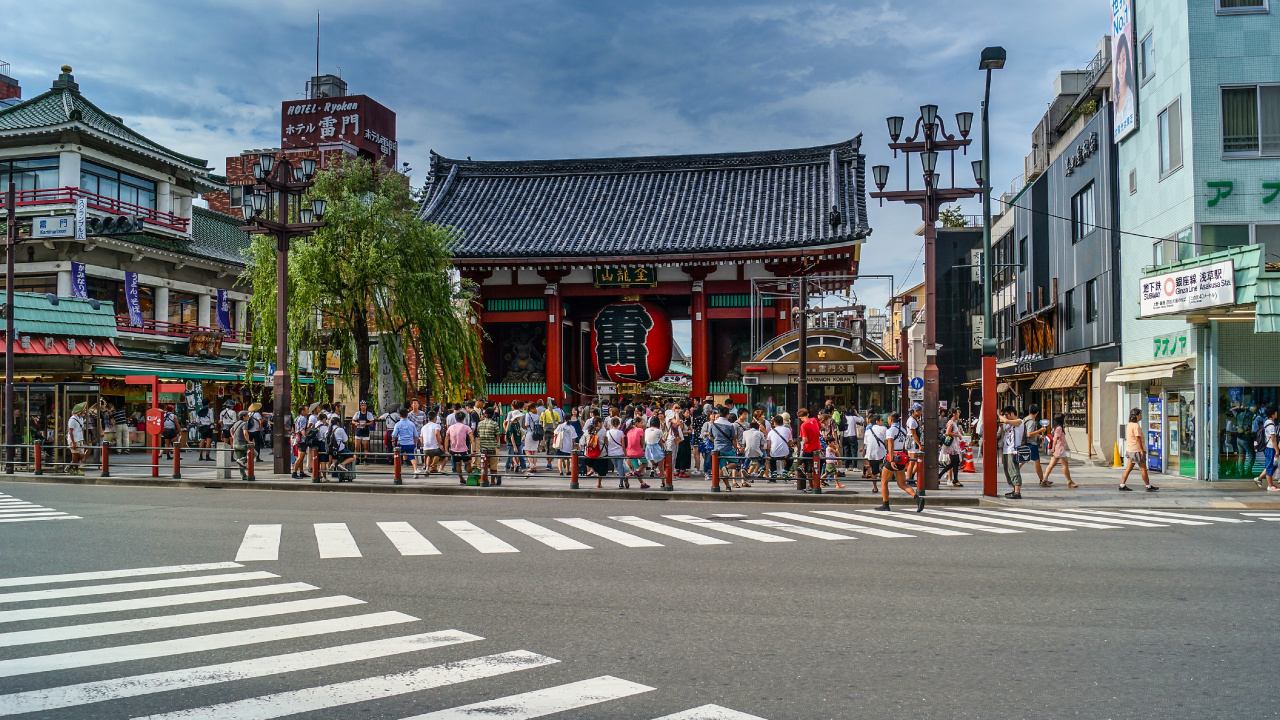 People Walking on Pedestrian Lane During Daytime. Wallpaper in 1280x720 Resolution