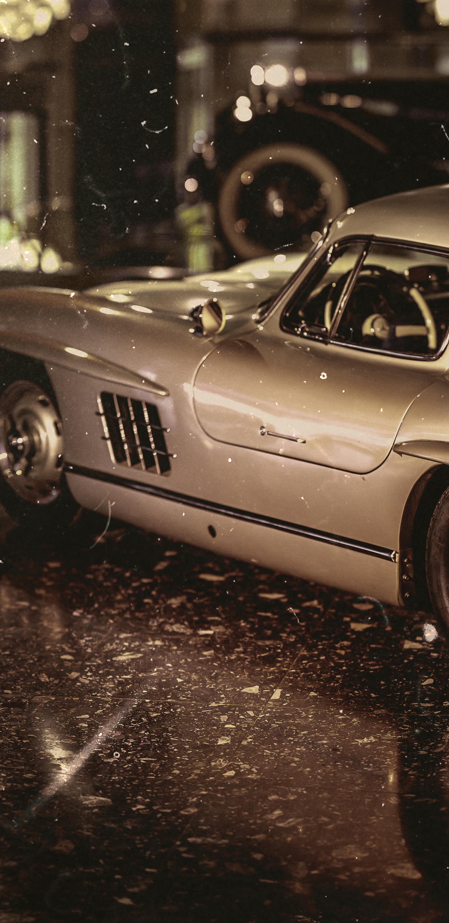 Photo en Niveaux de Gris D'un Coupé Classique. Wallpaper in 1440x2960 Resolution