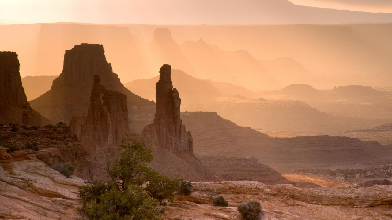Brown Rocky Mountain During Daytime. Wallpaper in 1280x720 Resolution