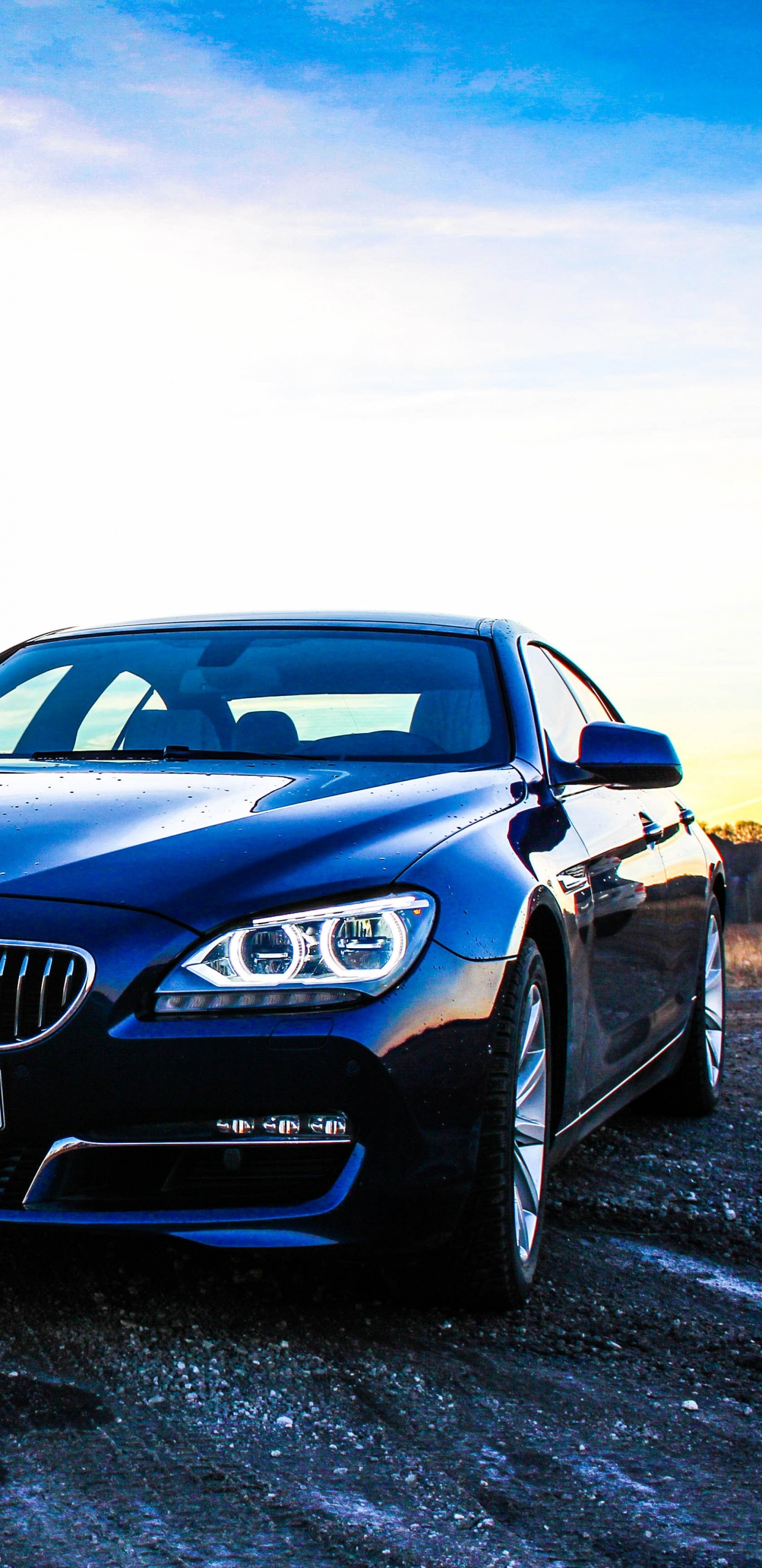 Schwarzer Bmw m 3 Unterwegs. Wallpaper in 1440x2960 Resolution