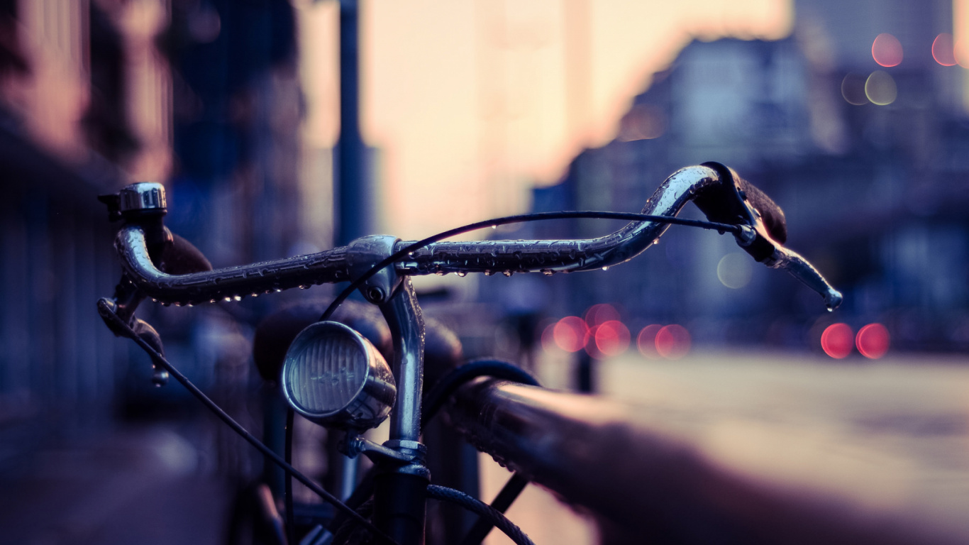Black Bicycle in Front of Brown Brick Building During Daytime. Wallpaper in 1366x768 Resolution