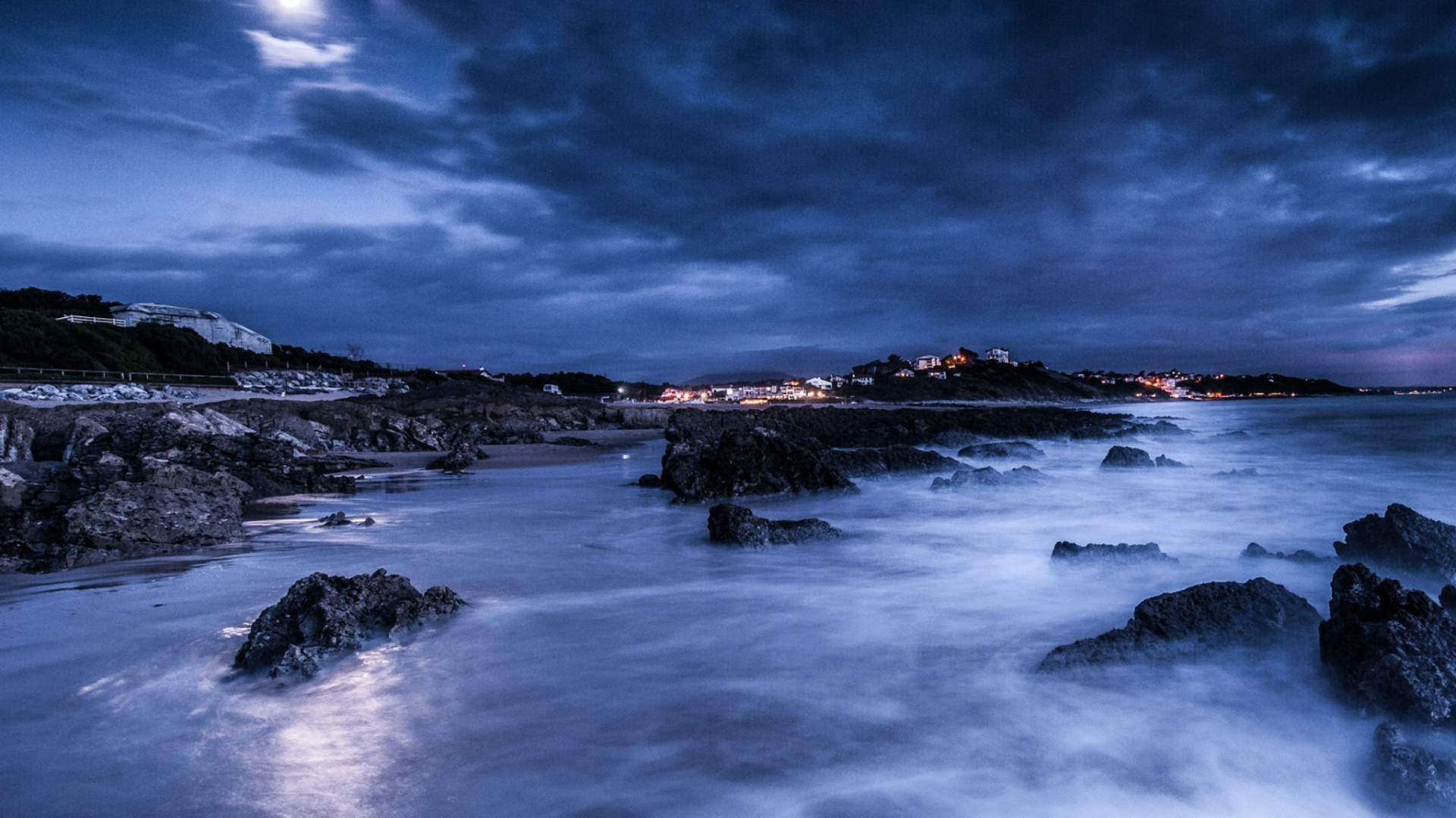 Plan D'eau Près de la Montagne Sous un Ciel Nuageux Pendant la Journée. Wallpaper in 1920x1080 Resolution