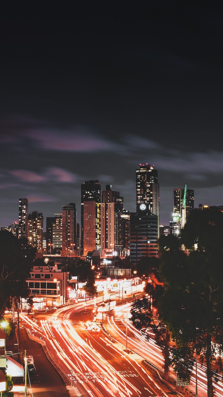 Photographie en Accéléré de la Ville Pendant la Nuit. Wallpaper in 720x1280 Resolution