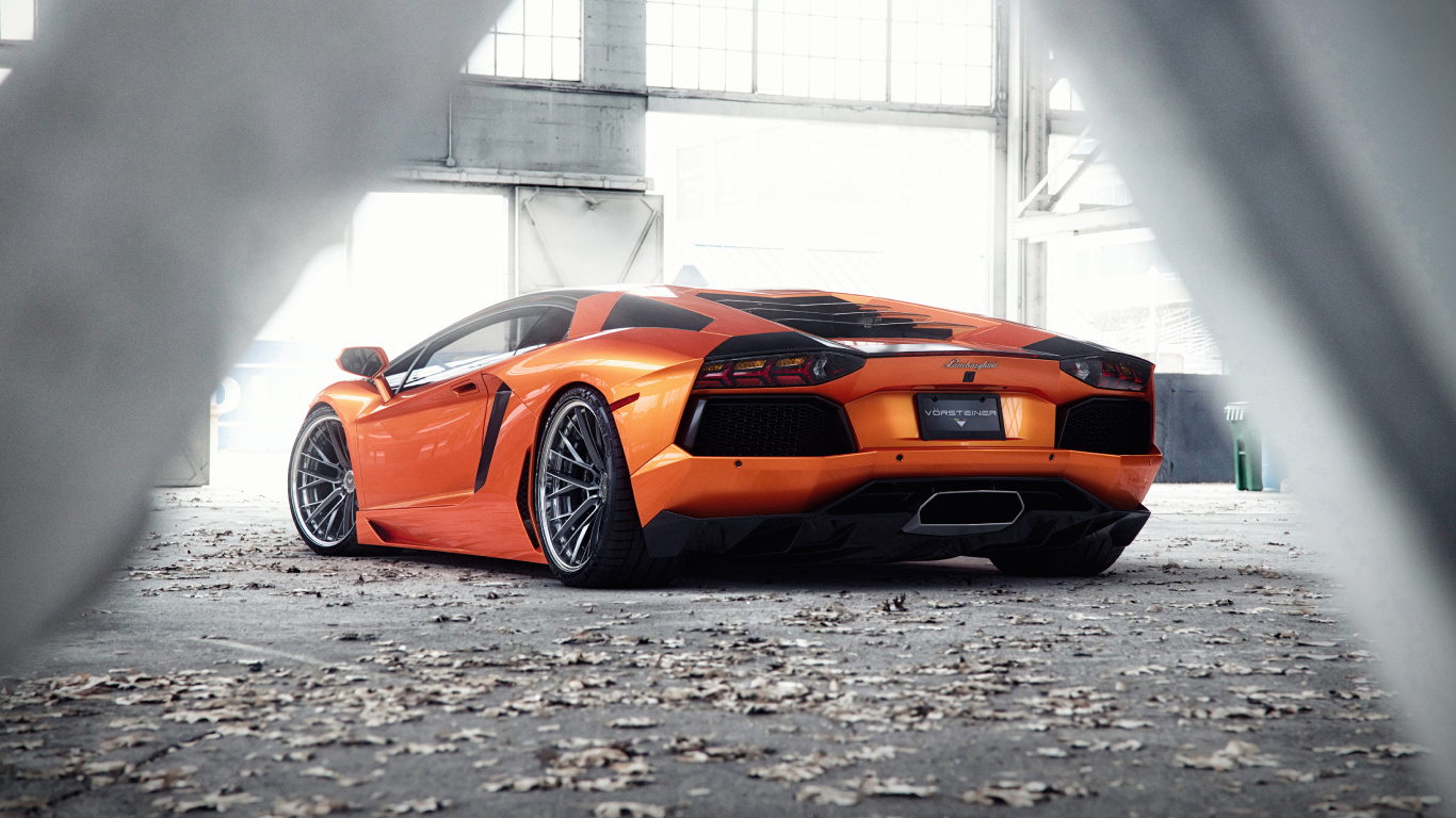 Lamborghini Aventador Orange Dans un Parking. Wallpaper in 1366x768 Resolution