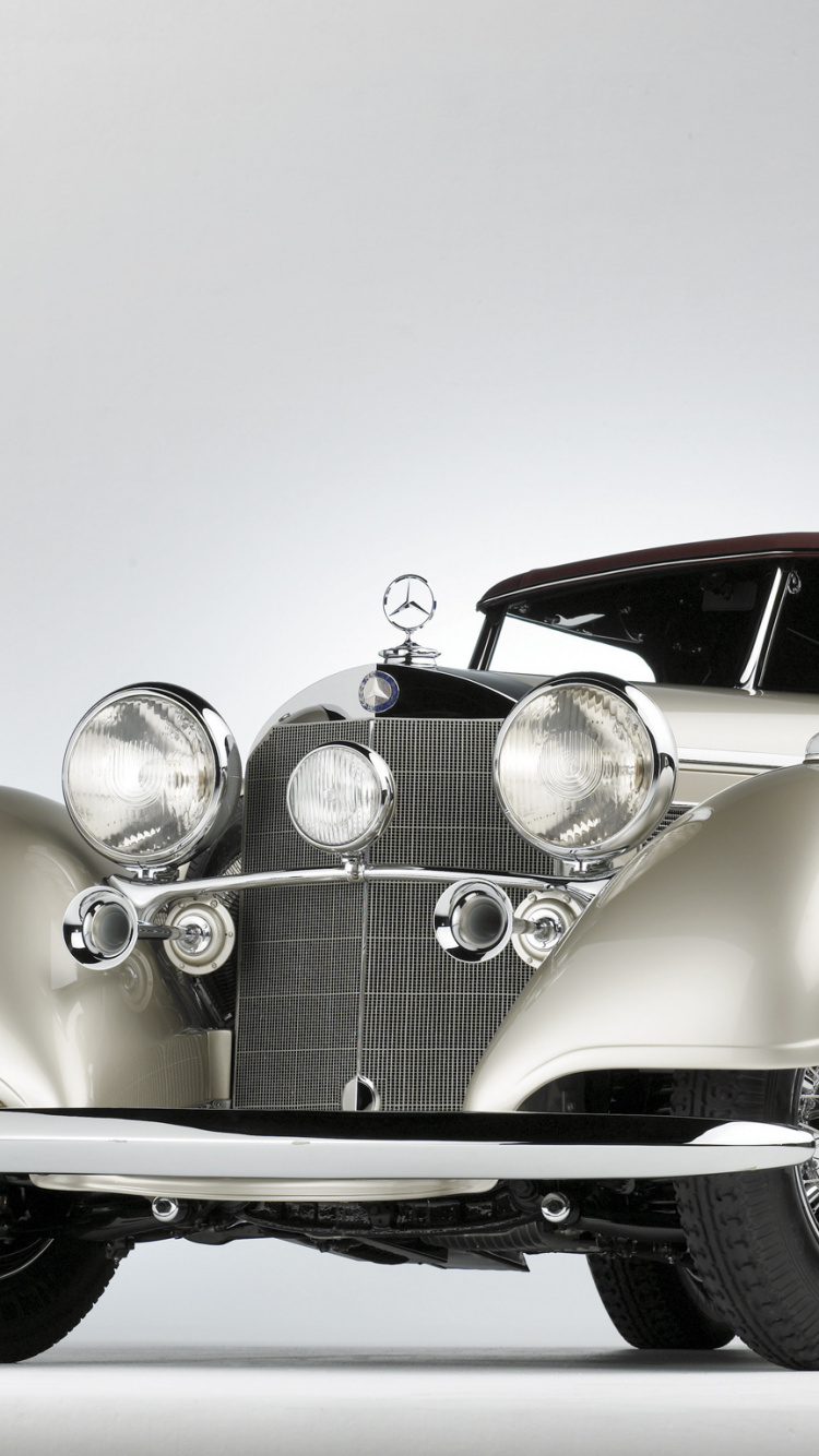 Coche Vintage Blanco y Rojo. Wallpaper in 750x1334 Resolution