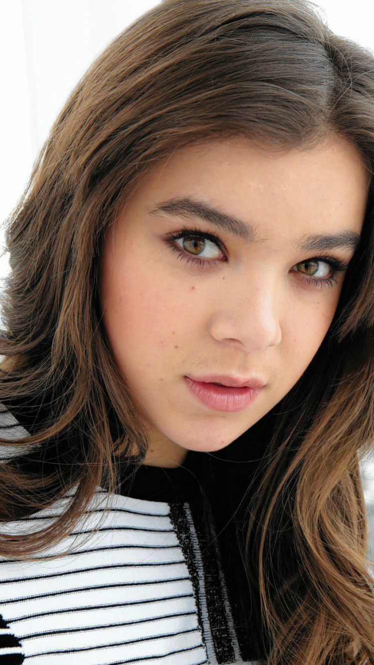 Hairstyle, Eyebrow, Beauty, Long Hair, Brown Hair. Wallpaper in 750x1334 Resolution