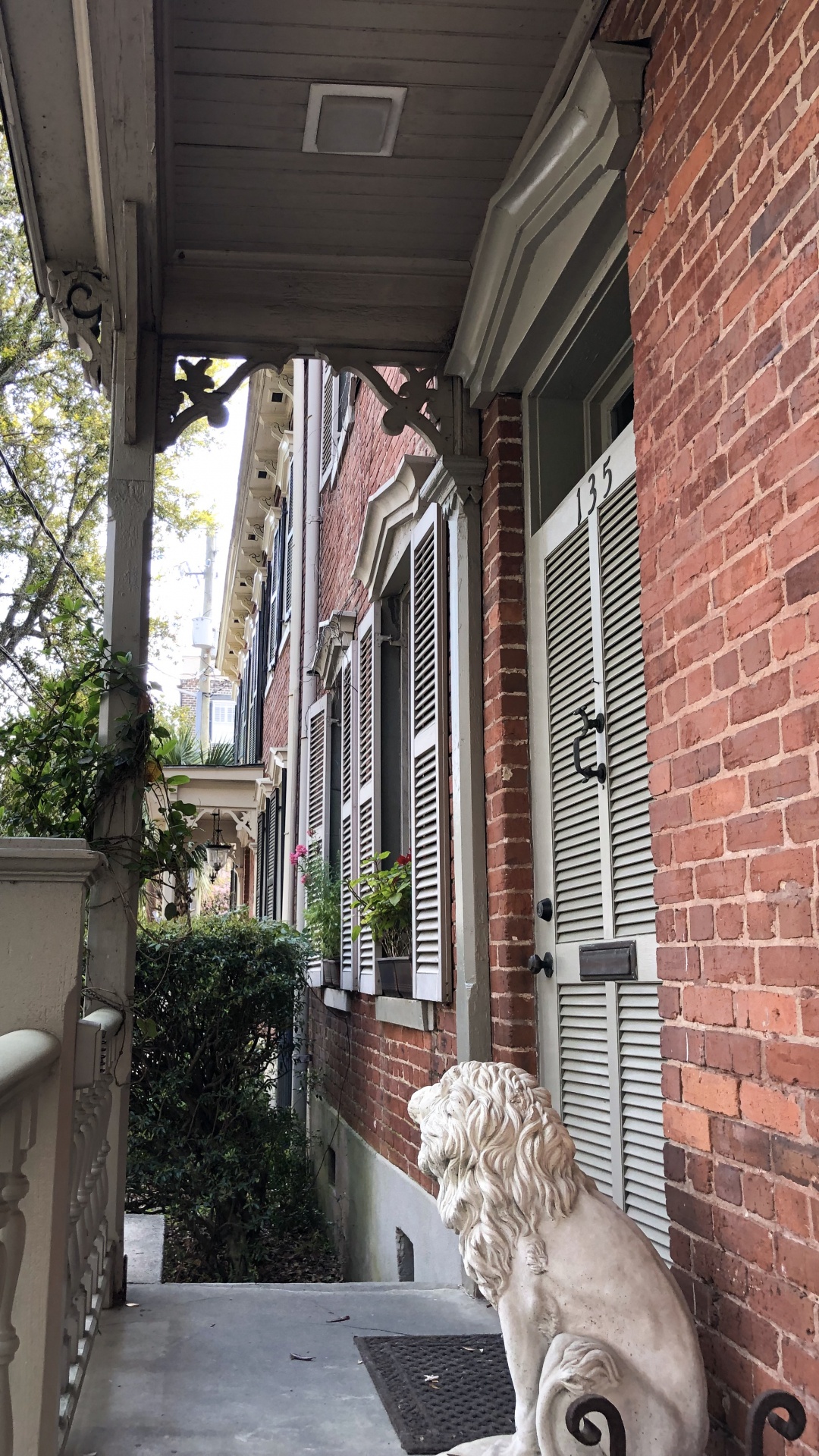 Haus, Immobilie, Nachbarschaft, Ziegel, Carnivore. Wallpaper in 1080x1920 Resolution