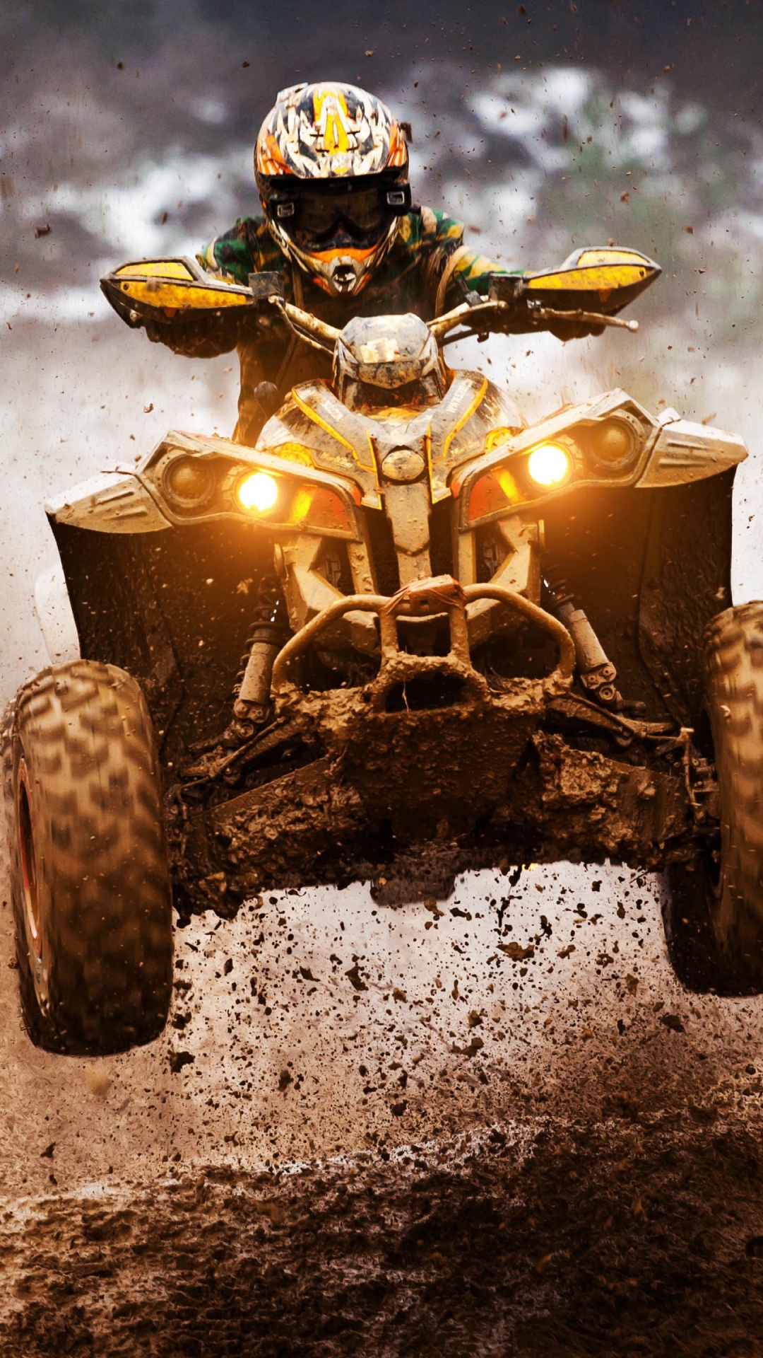 Hombre, Equitación, Atv, En, Suelo Cubierto de Nieve. Wallpaper in 1080x1920 Resolution