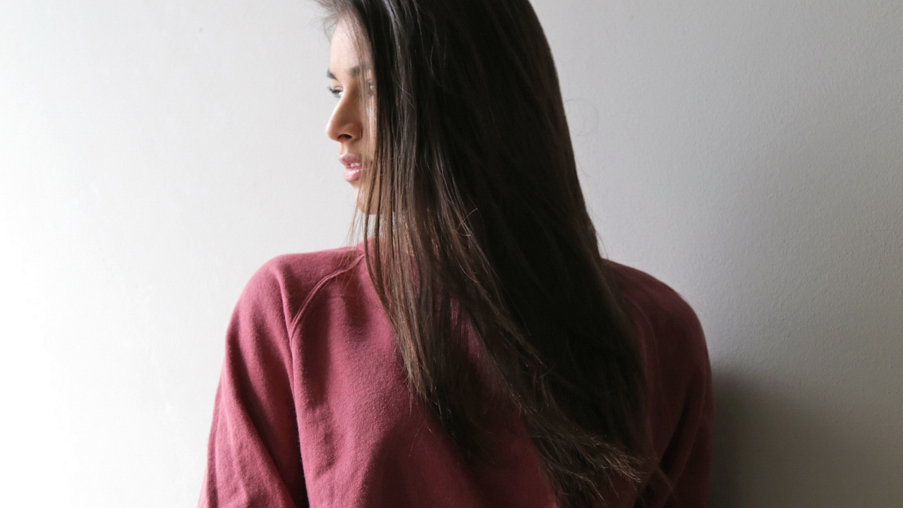 Beauty, Brown Hair, Clothing, Joint, Stomach. Wallpaper in 1280x720 Resolution