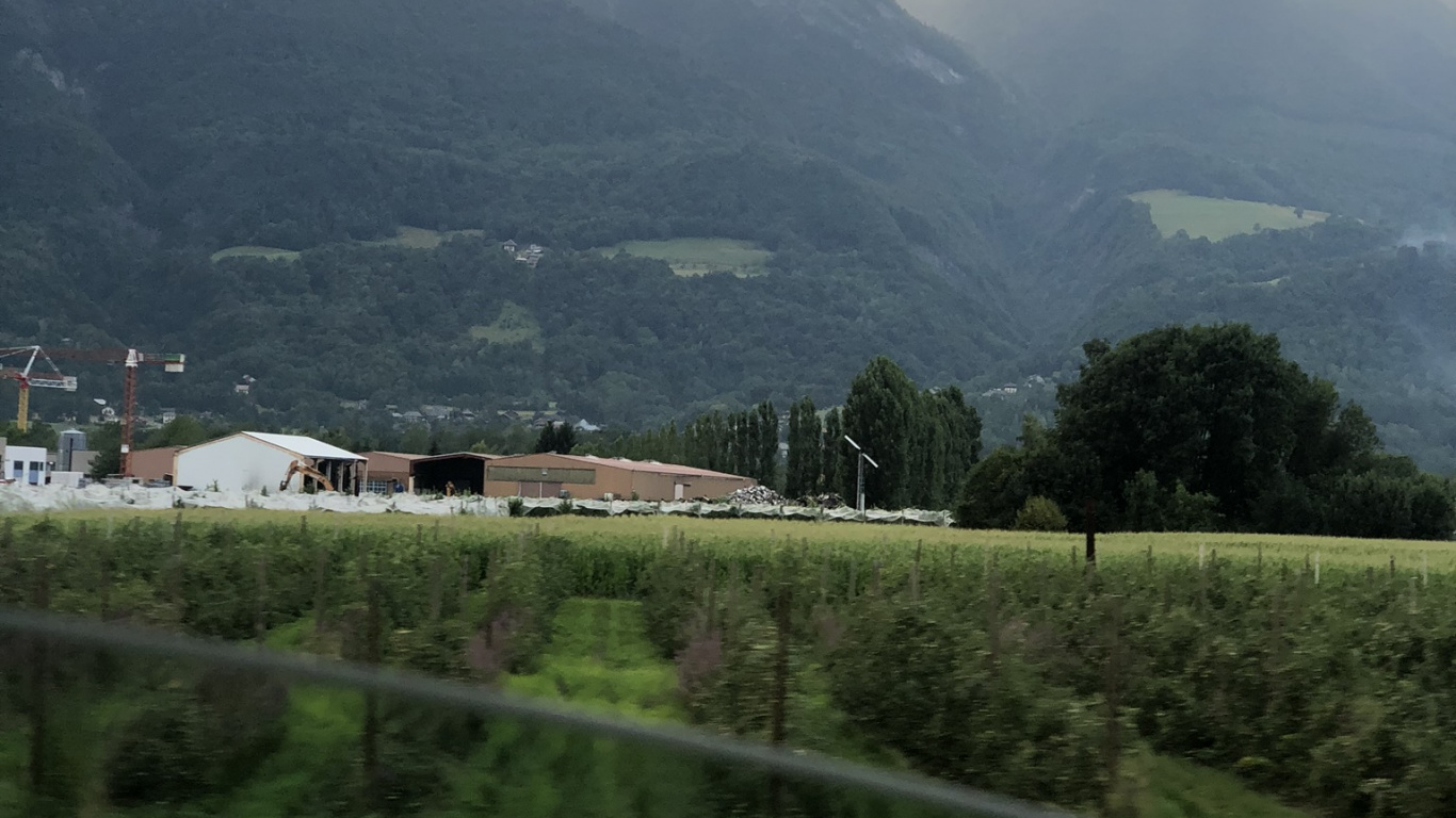 Les Reliefs Montagneux, Gamme de Montagne, Highland, Colline, Vallée. Wallpaper in 1366x768 Resolution