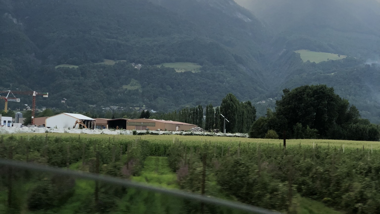 Mountainous Landforms, Mountain Range, Cloud, Highland, Landscape. Wallpaper in 1280x720 Resolution