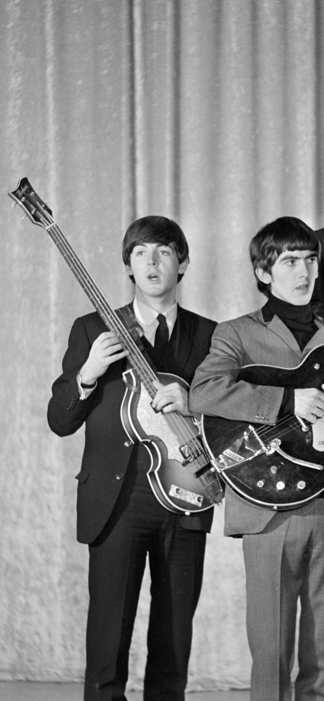 Ringo Starr, George Harrison, Die Beatles, Musik, Musiker. Wallpaper in 1125x2436 Resolution