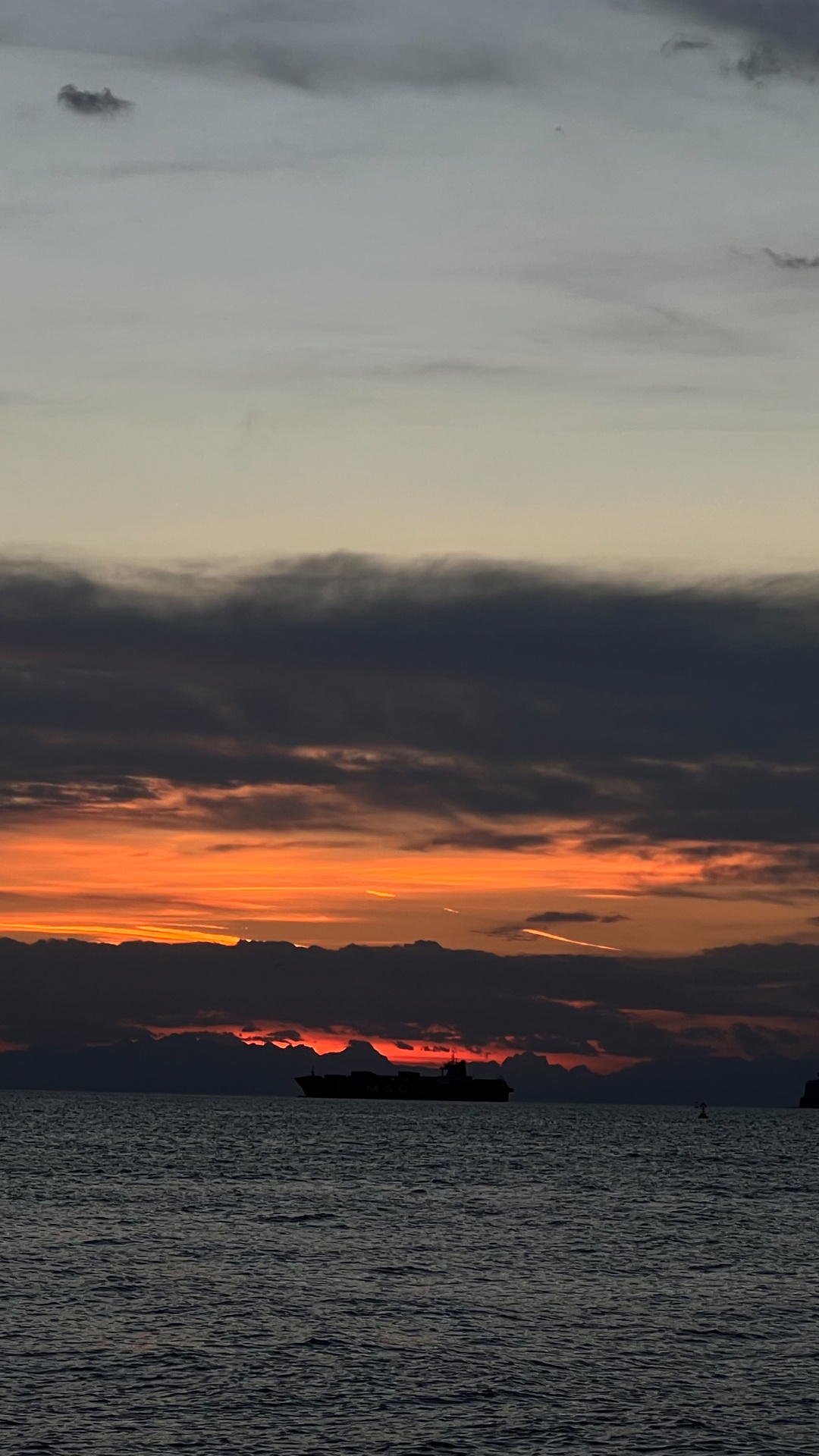 Eau, Atmosphère, Afterglow, Paysage Naturel, Cumulus. Wallpaper in 1080x1920 Resolution