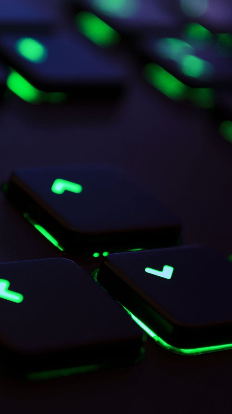 Teclado de Computadora Azul y Negro. Wallpaper in 750x1334 Resolution