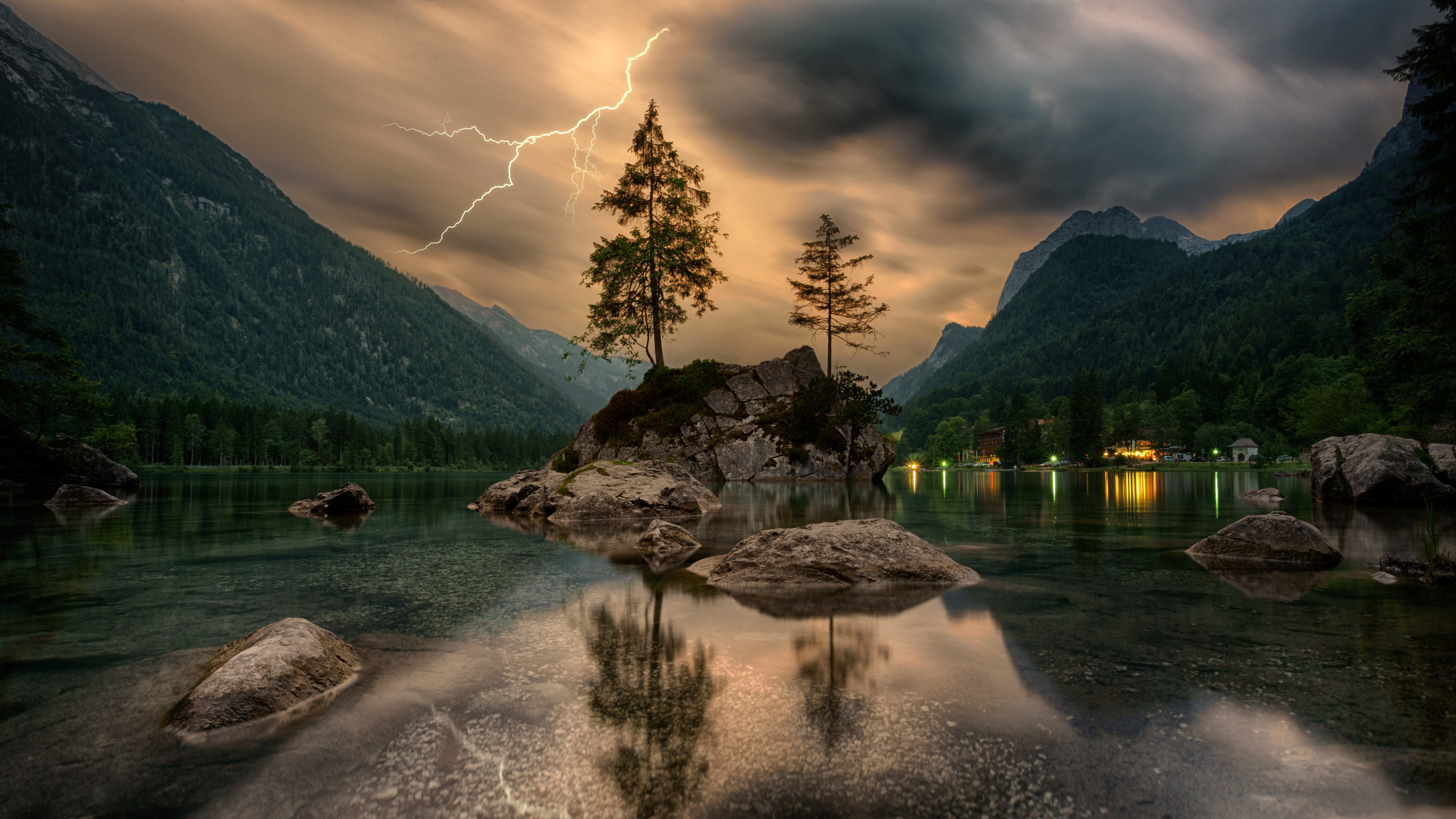 Green Trees on Brown Rock Formation on Lake During Daytime. Wallpaper in 3840x2160 Resolution