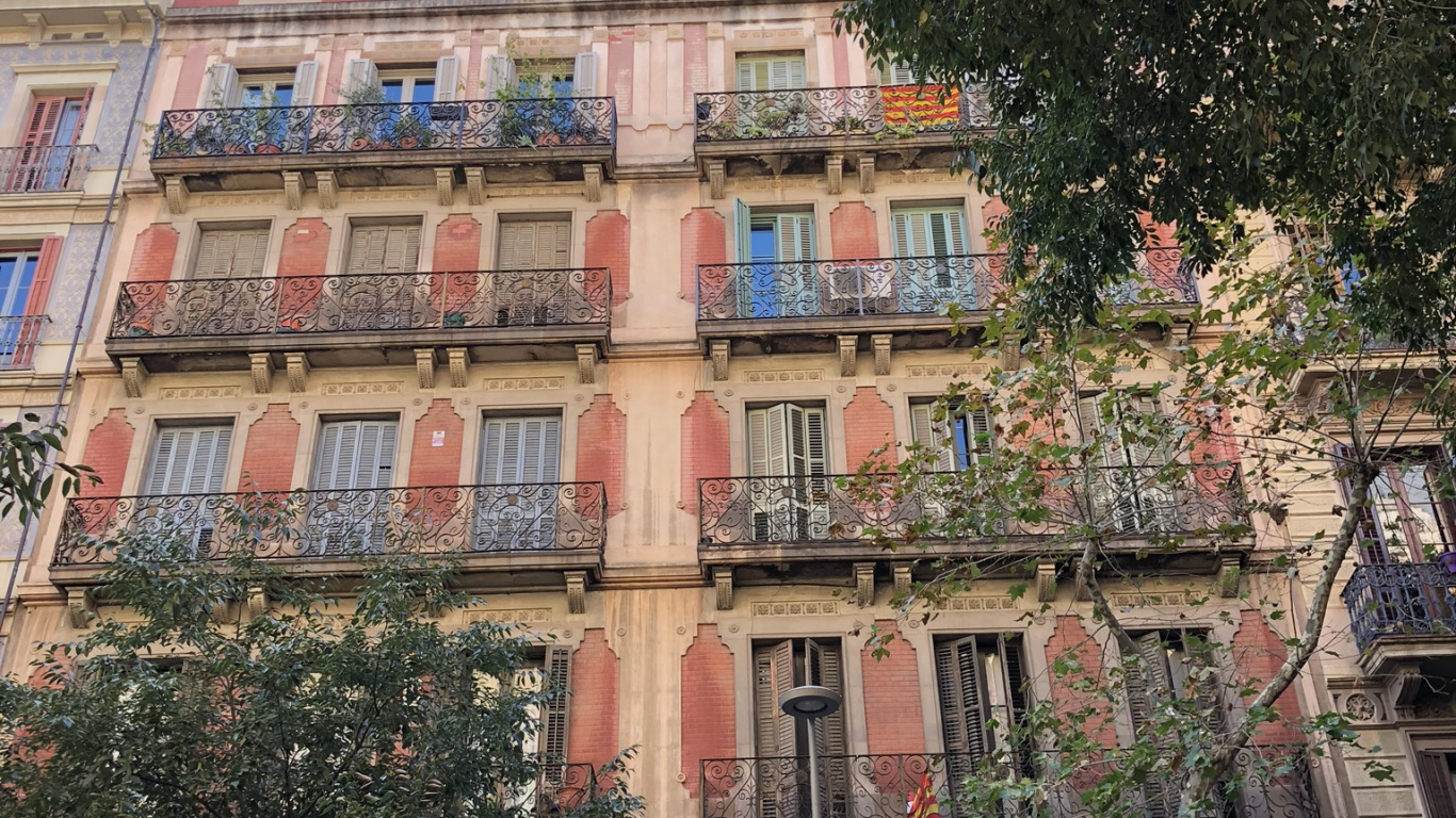 Zona Residencial, Fachada, Barrio, Apartamento, Edificio. Wallpaper in 1366x768 Resolution