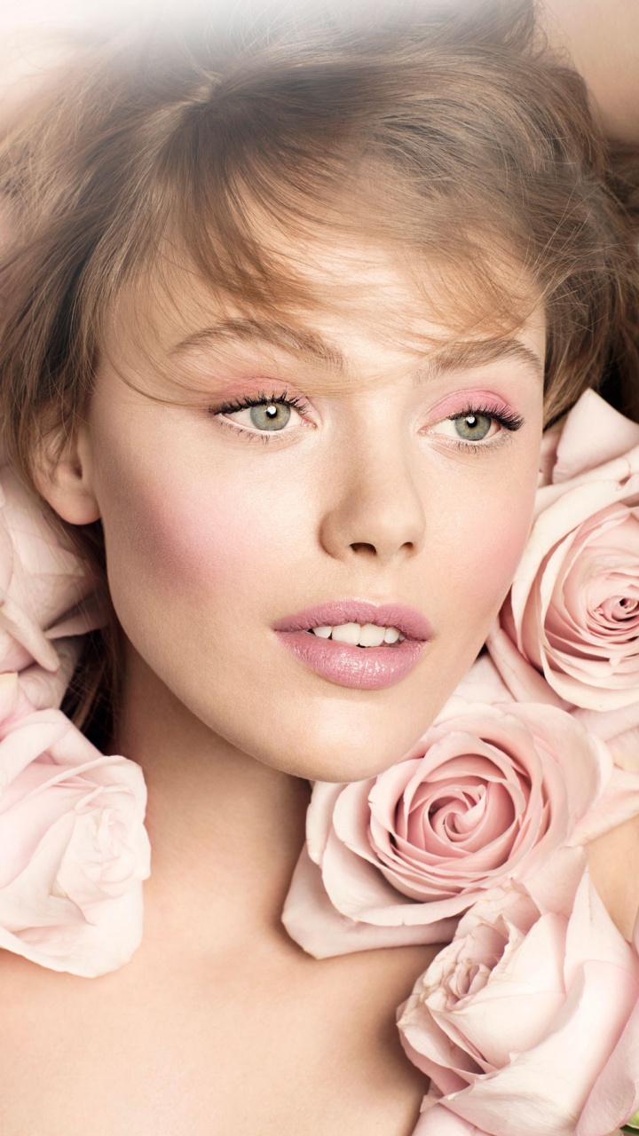 Elle, Pink, Augenbraue, Blonde, Frisur. Wallpaper in 720x1280 Resolution