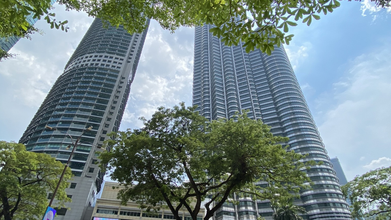 Las Torres Petronas, Kuala Lumpur, Malasia, Torre de Bloques, Rey. Wallpaper in 1366x768 Resolution