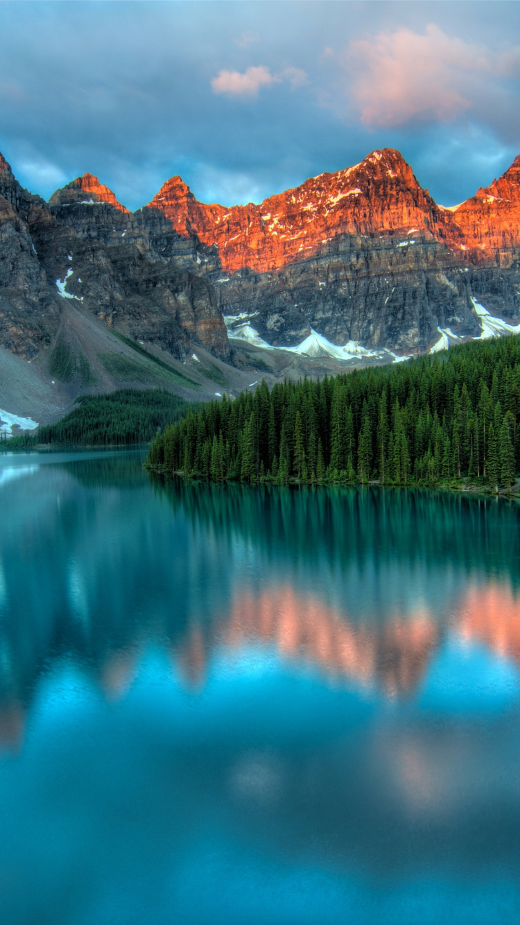le Lac Moraine, Lake Louise, Banff, la Vallée Des Dix Pics, Mont Temple. Wallpaper in 750x1334 Resolution