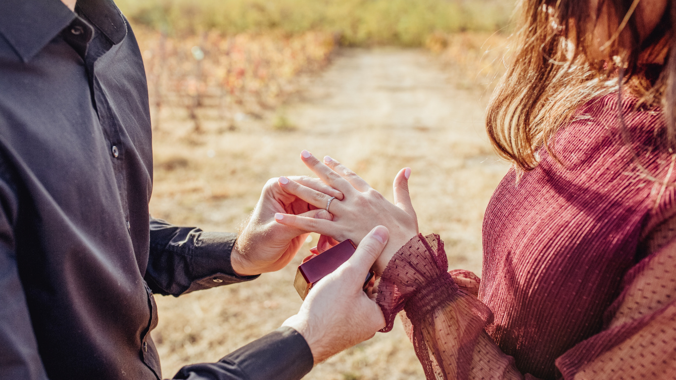 People in Nature, Hand, Gesture, Holding Hands, Finger. Wallpaper in 1366x768 Resolution