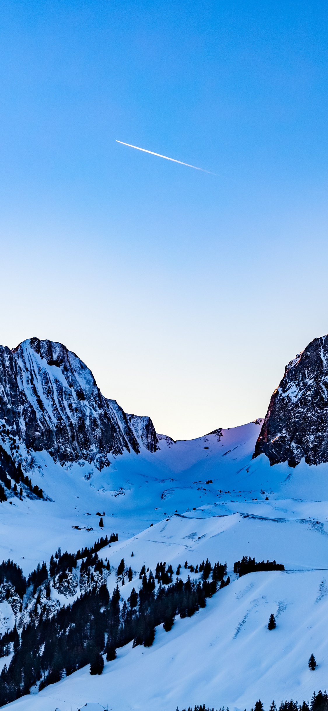 Montaña, Nieve, Azure, Pendiente, Paisaje Natural. Wallpaper in 1125x2436 Resolution