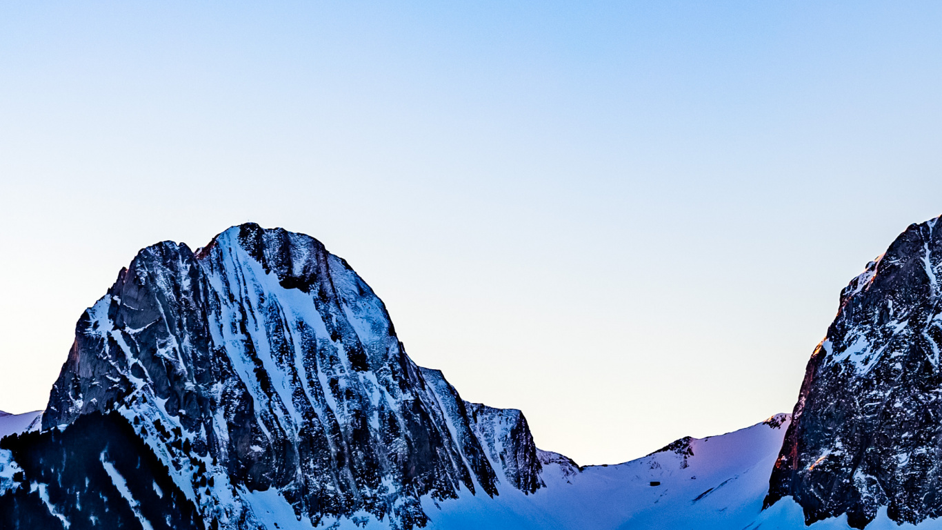 Montaña, Nieve, Azure, Pendiente, Paisaje Natural. Wallpaper in 1366x768 Resolution