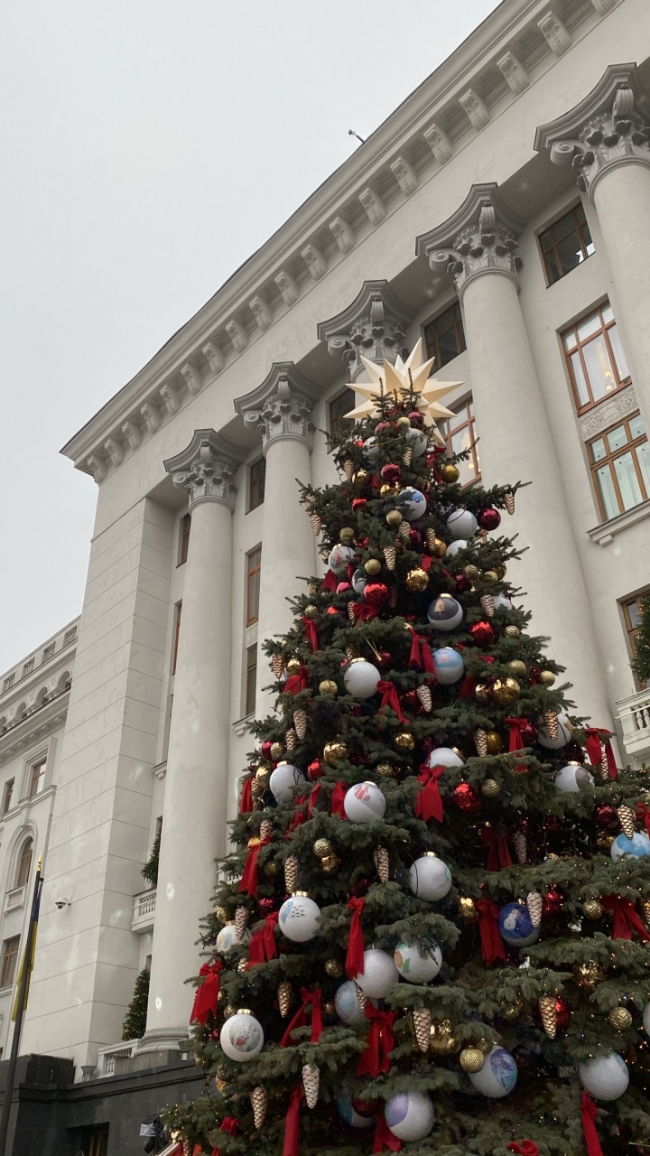 El Día De Navidad, Decoración de la Navidad, Arquitectura, Fachada, Invierno. Wallpaper in 720x1280 Resolution
