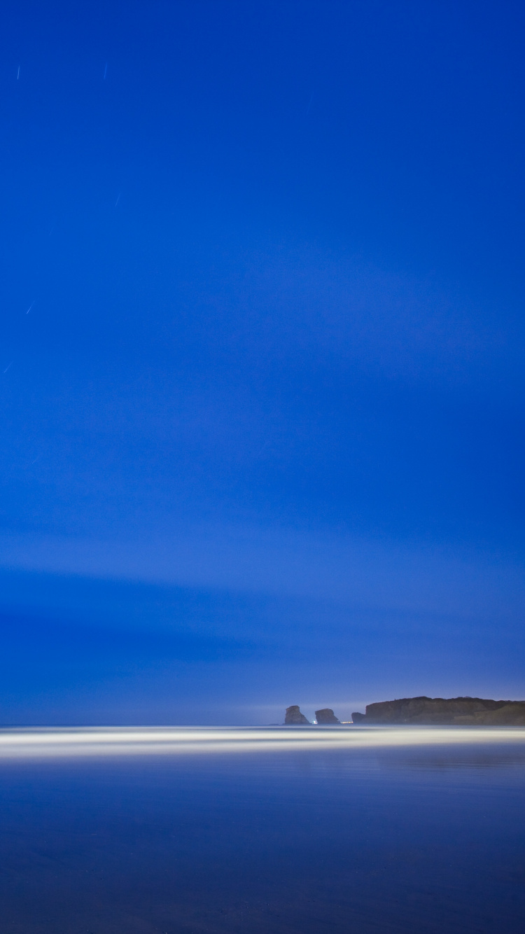 Horizon, Blue, Sea, Atmosphere, Daytime. Wallpaper in 750x1334 Resolution