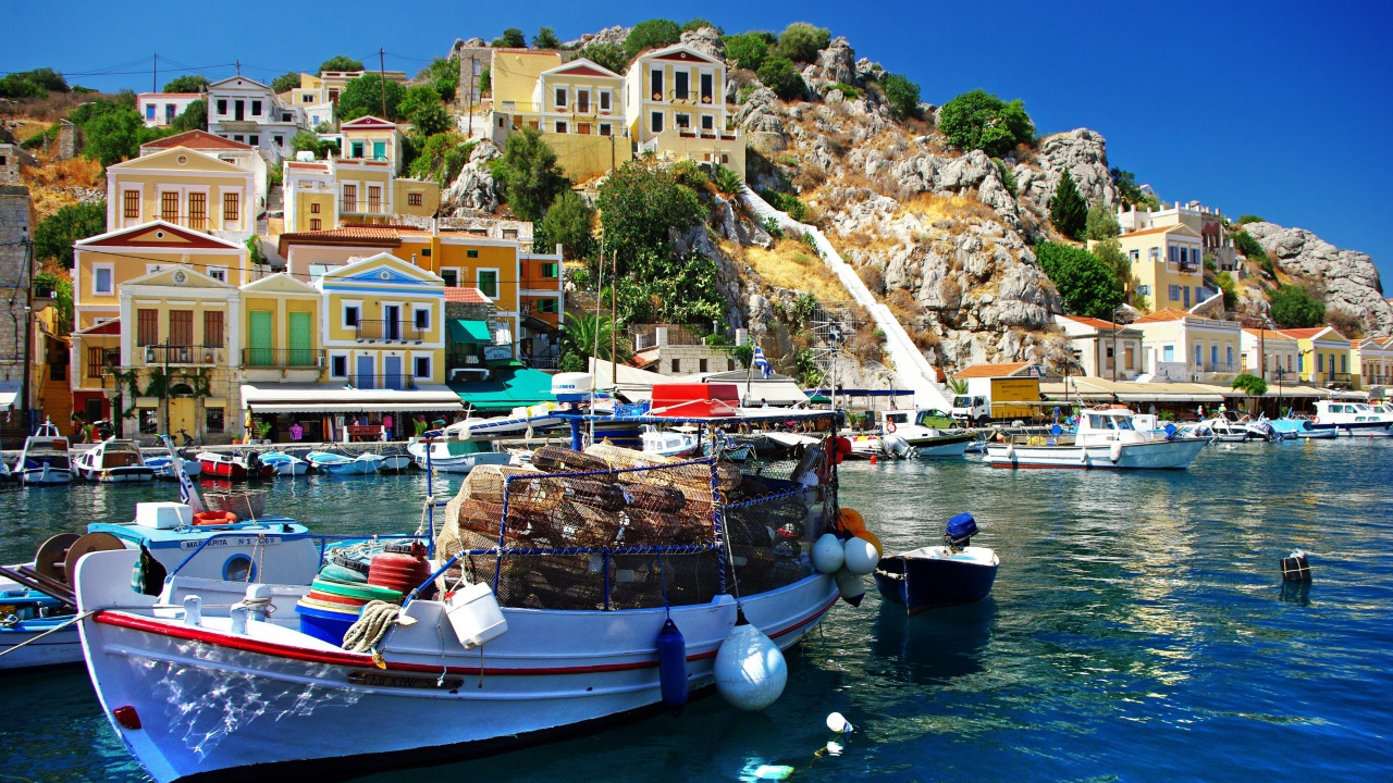 White and Blue Boat on Body of Water During Daytime. Wallpaper in 1280x720 Resolution