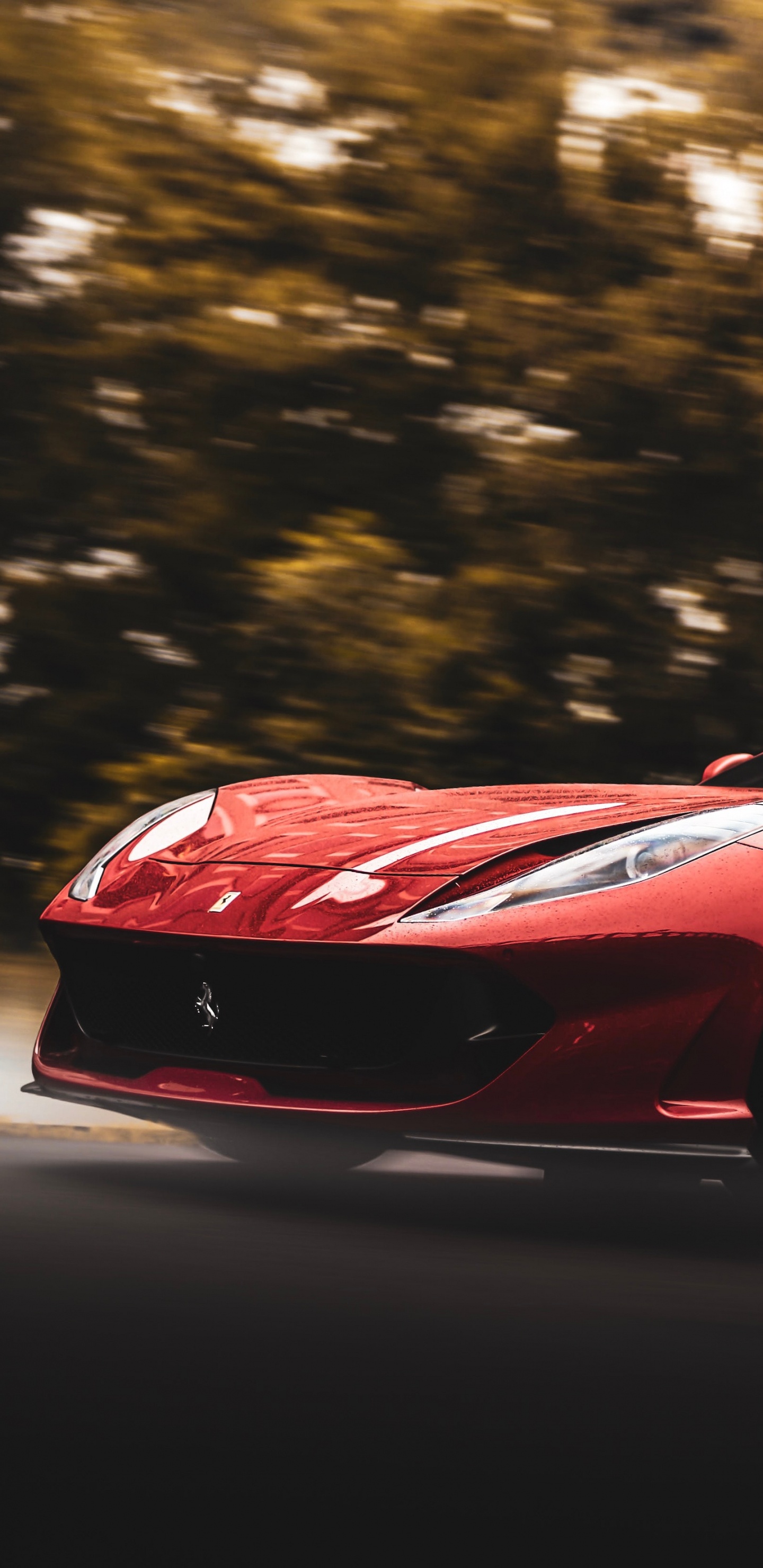Ferrari Rouge 458 Italia Sur Route Pendant la Journée. Wallpaper in 1440x2960 Resolution