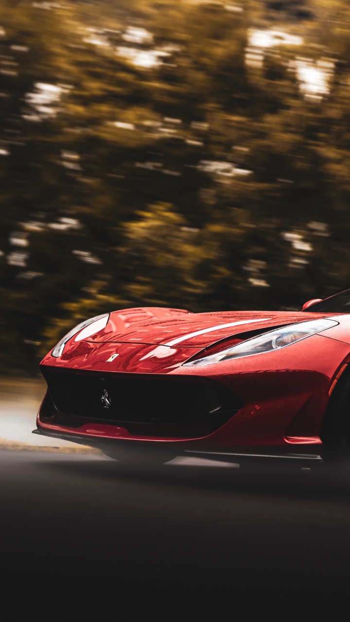 Ferrari Rouge 458 Italia Sur Route Pendant la Journée. Wallpaper in 720x1280 Resolution