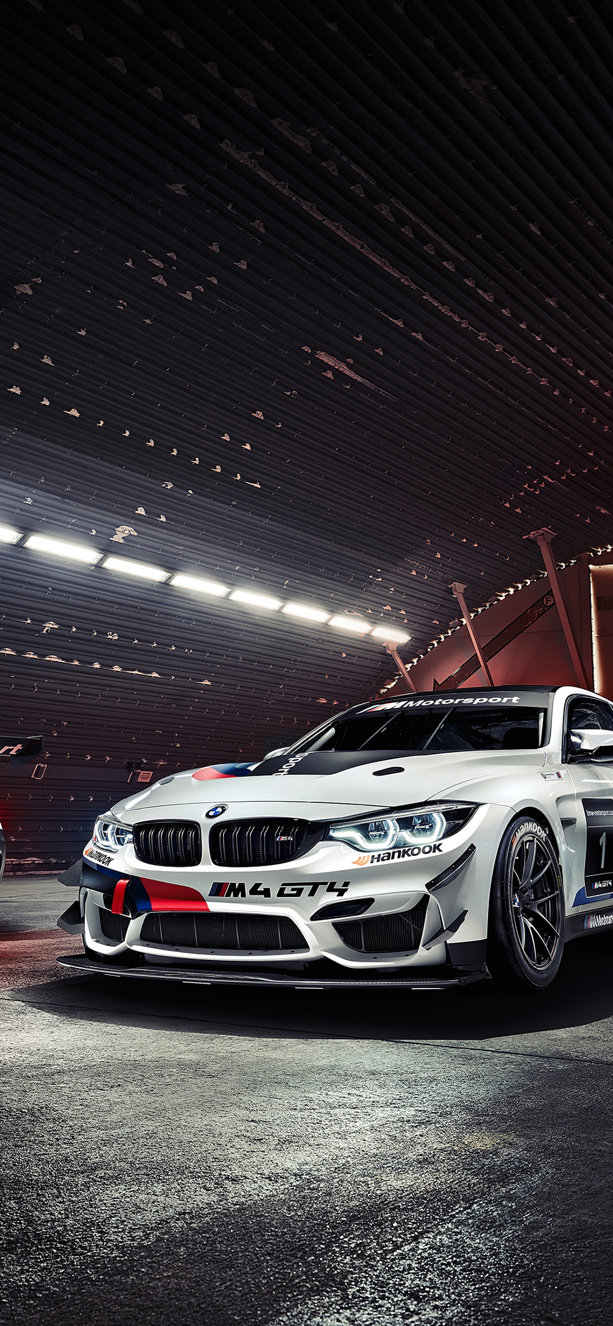 BMW m 3 Coupé Blanc Garé Sur Parking. Wallpaper in 1242x2688 Resolution