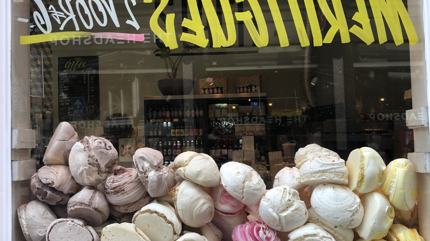 Boulangerie, L'homme, Douceur, Transport, Cuisine. Wallpaper in 1366x768 Resolution