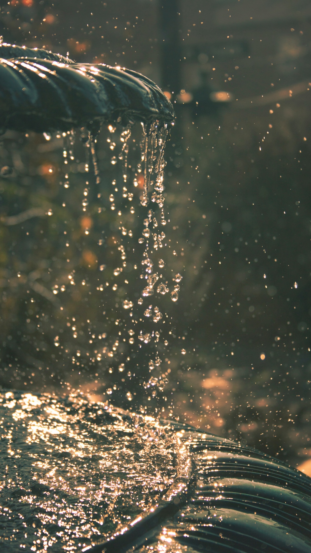 Water Splash on Gray Rock. Wallpaper in 1080x1920 Resolution